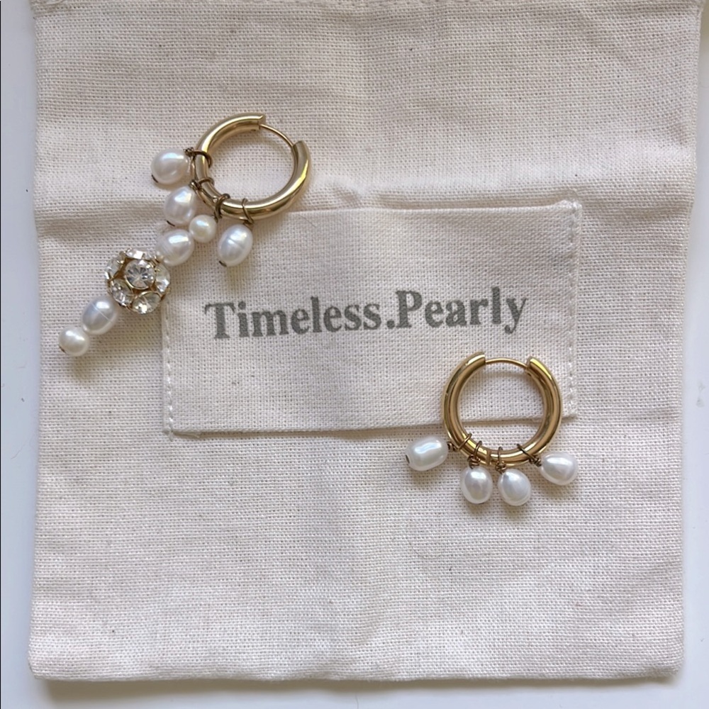 {{Timeless Pearly}} Gold and Pearl Hoop Earrings